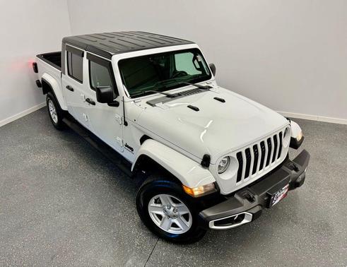 2022 Jeep Gladiator Sport S