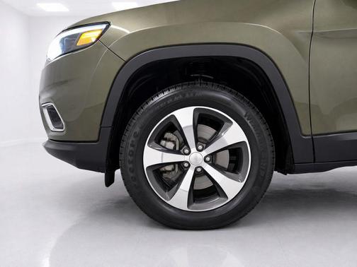 Olive Green Pearlcoat 2019 Jeep Cherokee Limited