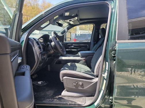 Serrano Green Metallic 2026 RAM 1500 Big Horn/Lone Star
