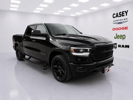 Diamond Black Crystal Pearlcoat 2019 RAM 1500 Laramie