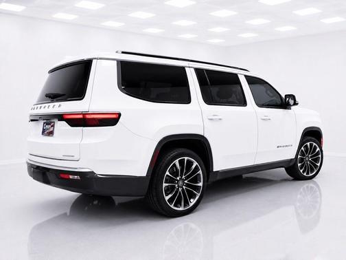 Bright White Clearcoat 2022 Jeep Wagoneer Series III 4x4