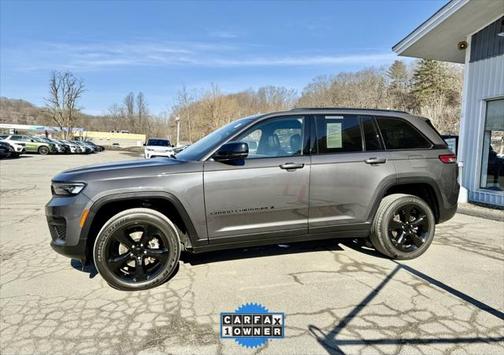 2022 Jeep Grand Cherokee Altitude