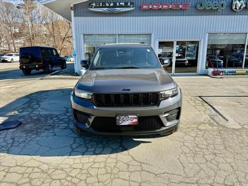 2022 Jeep Grand Cherokee Altitude