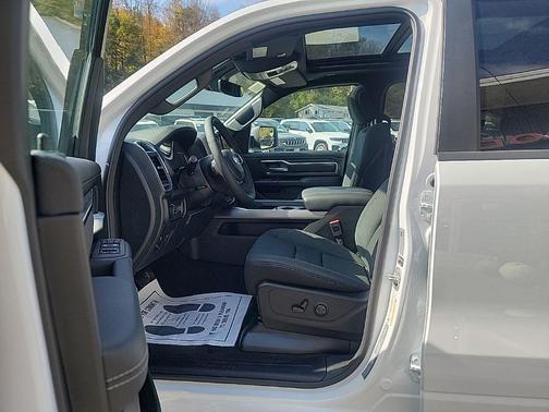 Bright White Clearcoat 2026 RAM 1500 Big Horn/Lone Star