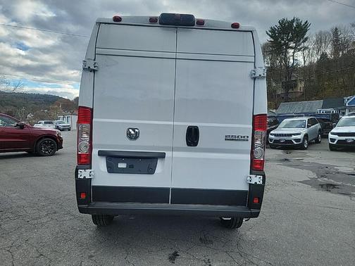 2025 RAM ProMaster 2500 Tradesman