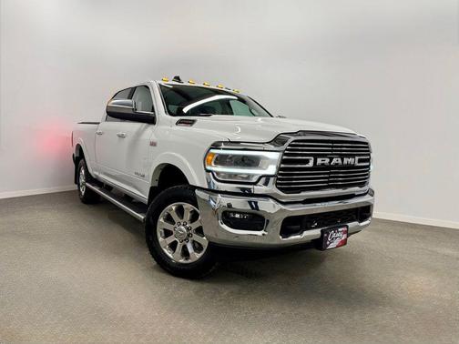 2019 RAM 2500 Laramie Crew Cab 4x4 6'4' Box