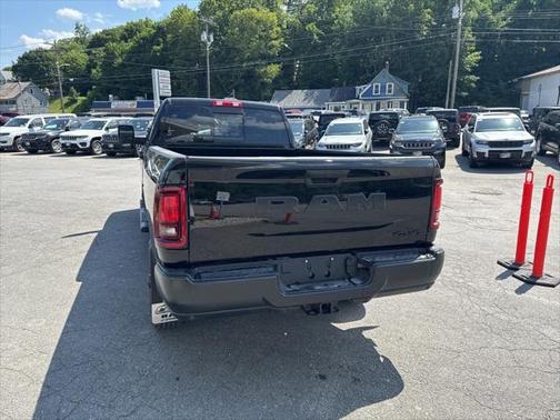 2025 RAM 2500 Tradesman Crew Cab 4x4 8' Box