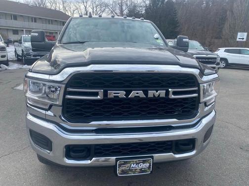 2024 RAM 3500 Tradesman Regular Cab 4x4 8' Box
