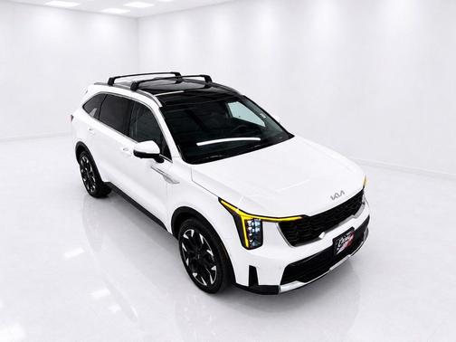 Glacial White Pearl 2024 Kia Sorento SX