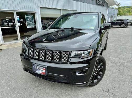 2022 Jeep Grand Cherokee Laredo