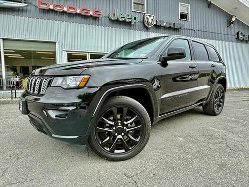 2022 Jeep Grand Cherokee Laredo