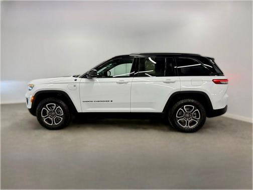2023 Jeep Grand Cherokee 4xe Trailhawk