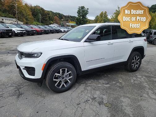 Bright White Clearcoat 2027 Jeep Grand Cherokee Laredo