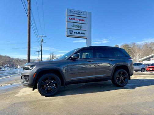 2025 Jeep Grand Cherokee Altitude