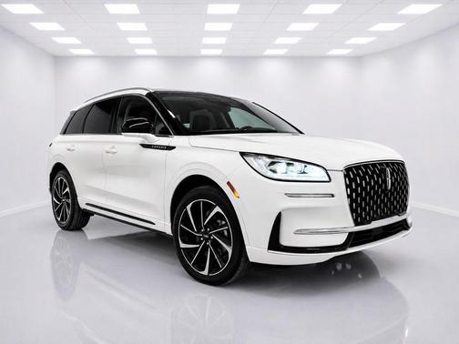 Pristine White Metallic Tri-Coat 2024 Lincoln Corsair Grand Touring
