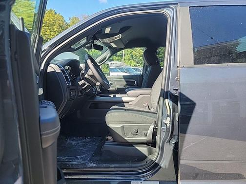 2025 RAM 2500 Big Horn Crew Cab 4x4 6'4' Box