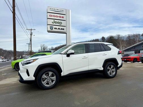 2023 Toyota RAV4 Hybrid XLE