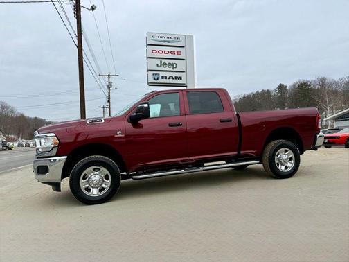 2024 RAM 2500 Tradesman Crew Cab 4x4 6'4' Box