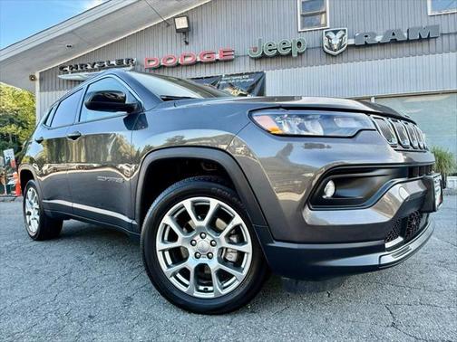 2022 Jeep Compass Latitude Lux