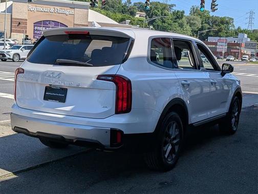2023 Kia Telluride LX