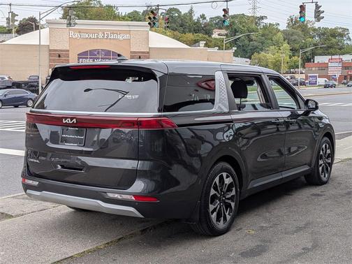 2024 Kia Carnival EX