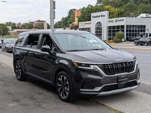 2024 Kia Carnival EX