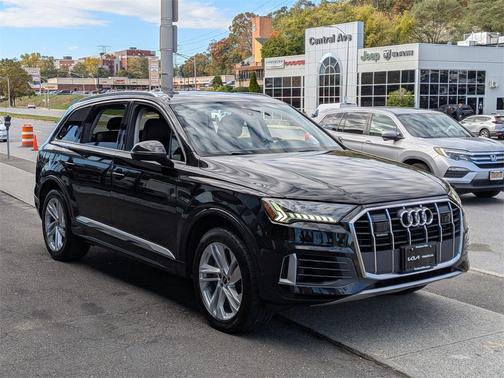 2024 Audi Q7 55 Premium Plus