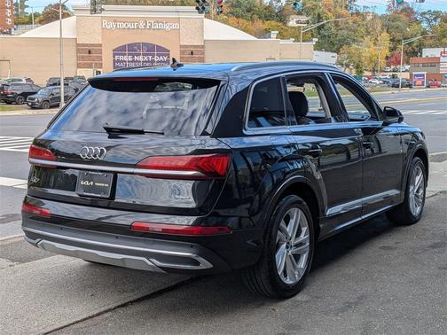 2024 Audi Q7 55 Premium Plus