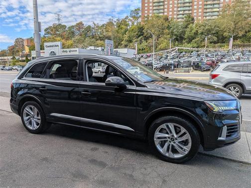 2024 Audi Q7 55 Premium Plus