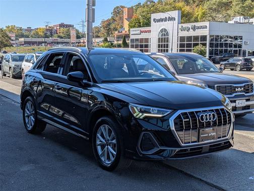 2023 Audi Q3 Premium 45 TFSI S line quattro Tiptronic
