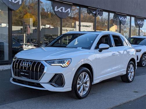 2024 Audi Q3 Premium 45 TFSI S line quattro Tiptronic