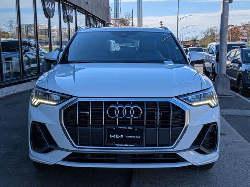 2024 Audi Q3 Premium 45 TFSI S line quattro Tiptronic