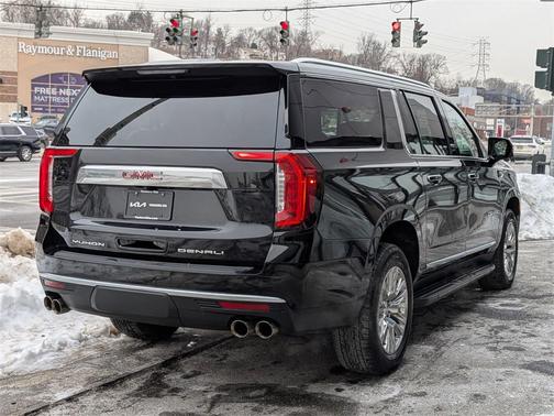 2023 GMC Yukon XL Denali