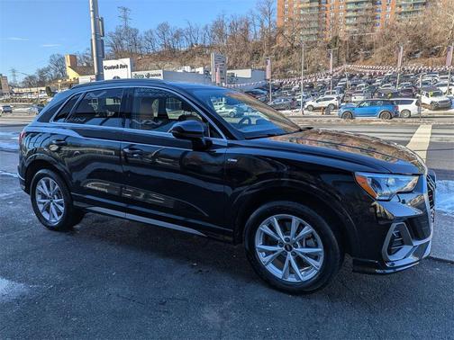 2021 Audi Q3 45 S line Premium