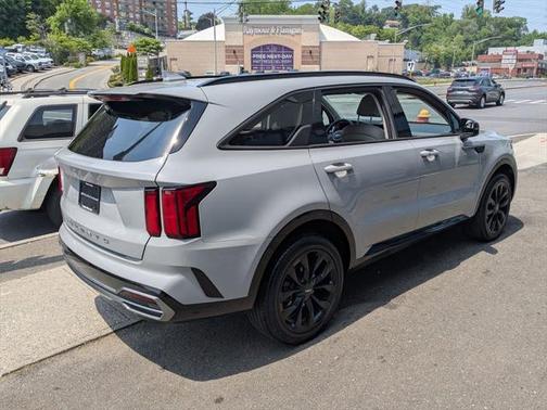 2022 Kia Sorento SX