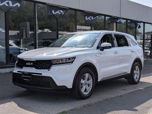 2022 Kia Sorento LX