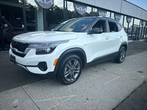 2023 Kia Seltos S
