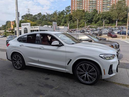 2022 BMW X4 xDrive30i