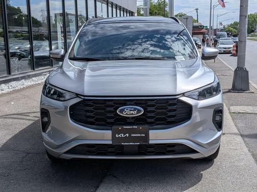 ICONIC SILVER METALLIC 2023 Ford Escape ST-Line Select