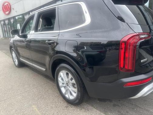 2022 Kia Telluride LX