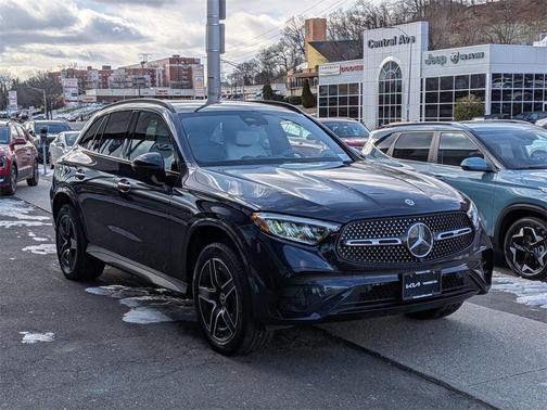 2023 Mercedes-Benz GLC 300 4MATIC