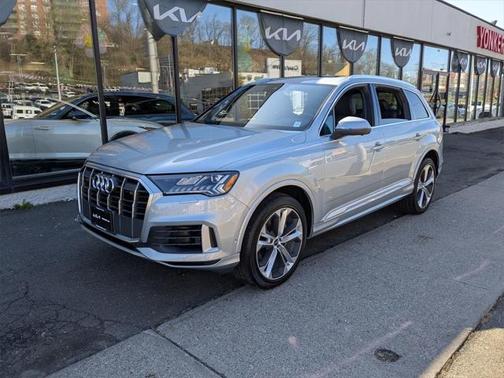 2023 Audi Q7 55 Premium Plus