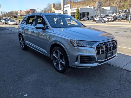 2023 Audi Q7 55 Premium Plus