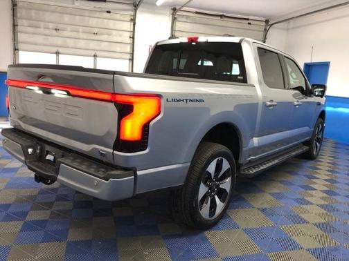 2025 Ford F-150 Lightning Platinum