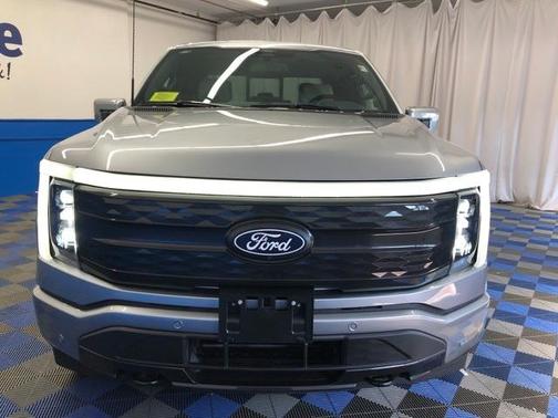 2025 Ford F-150 Lightning Platinum