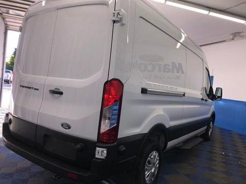 2026 Ford Transit-250 148 WB Medium Roof Cargo