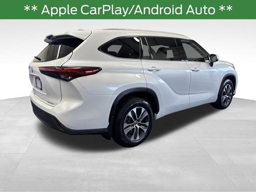 Wind Chill Pearl 2022 Toyota Highlander XLE