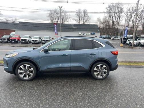 2025 Ford Escape Platinum