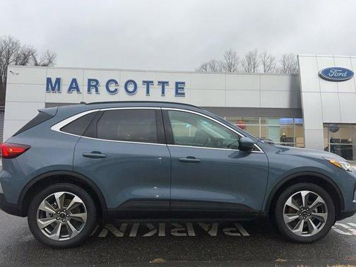 2025 Ford Escape Platinum