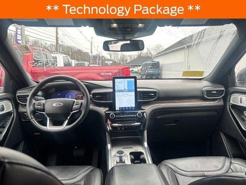 White Metallic 2022 Ford Explorer Platinum